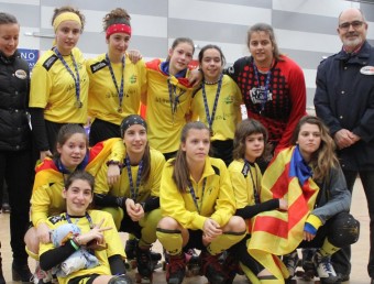 L'equip del Vilasana sub-17 amb les medalles P.Q