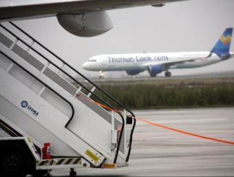 Thomas Cook és el principal operador de vols xàrter de l'aeroport d'Alguaire. Porta britànics, sobretot, al Pirineu ACN