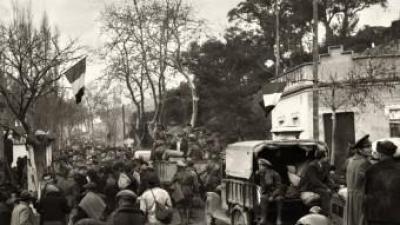 L'exèrcit republicà arriba al Pertús enmig de la multitud, el 7 de febrer de 1939- PHOTO NYT