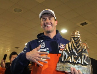 Marc Coma, acabat d'aterrar a Catalunya amb el seu cinquè trofeu del Dakar MARTA PÉREZ