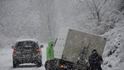 Un camió s'ha sortit de via a la carretera per accedir a Espot, al Pallars Sobirà. ACN