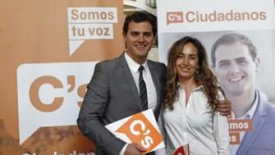 Albert Rivera amb la líder de C's al País Valencià, Carolina Punset. JOSÉ CUÉLLAR