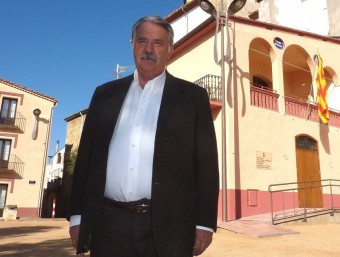 Joaquim Pagès, a qui veiem fotografiat a la plaça del Mercat, és alcalde des del 2005. R. E