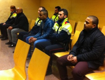 Els tres acusats, durant el judici que va tenir lloc el febrer passat G. PLADEVEYA