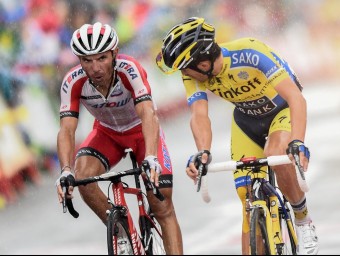 Rodríguez mira de reüll Contador en una de les etapes de la Vuelta a Espanya del 2014. EFE