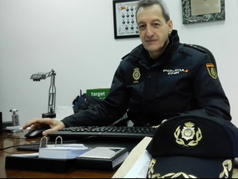 Jose Jacinto Pérez Jiménez, al seu despatx de la comissaria de Girona. TURA SOLER