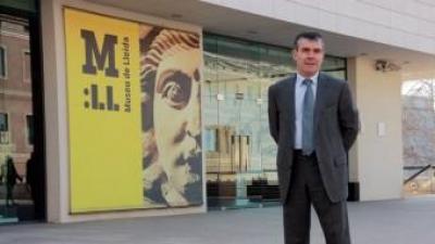 El nou director, Josep Giralt, davant l'entrada principal del Museu de Lleida, Diocesà i Comarcal S.MIRET / ACN