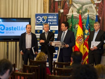 El president de la Diputació de Castelló, ahir en la presentació dels nous vols ACN