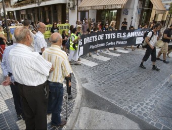 Manifestació del passat mes de setembre contra les vedellades d'Algemesí. EL PUNT