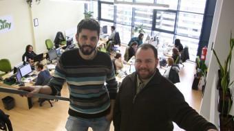 Fabio Núñez (a l'esquerra) i Gus Bertolo són els socis fundadors d'EscapadaRural.  L'ECONOMIC