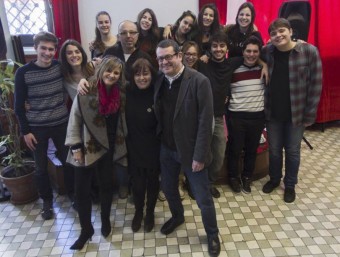 Carles Marquès, amb els intèrprets de l'obra de teatre musical EL PUNT AVUI