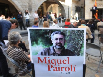 Un moment de la lectura dels dietaris de Miquel Pairolí, ahir a la plaça del Vi de Girona LLUÍS SERRAT