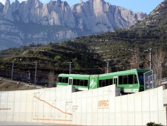 Un comboi del Cremallera de Montserrat, sortint de l'estació de Monistrol ACN / ARXIU