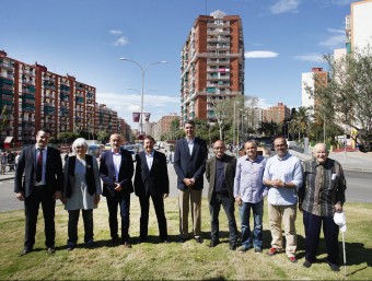 D'esquerra a dreta, Otero (UPyD), Sabater (Guanyem), López (C'S), Serra (PSC), Garcia Albiol (PP), Falcó (CiU), Mañas (ICV), Lladó (ERC) i Valls (LLEI). ORIOL DURAN