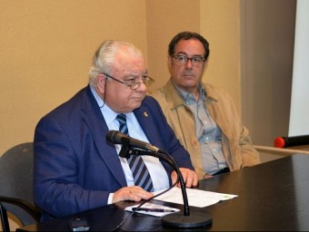  l'alcaldable de Palau-saverdera Narcís Deusedas amb el portaveu adjunt de CiU al Congrés, Pere Macias
