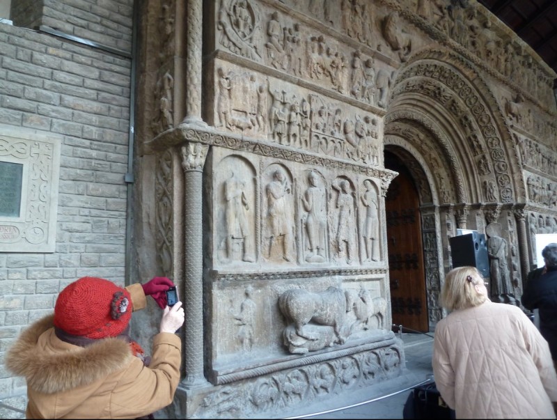 La portalada del monestir de santa Maria de Ripoll, un dels principals atractius de l'oferta cultural ripollesa. J.C