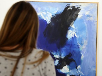 Blues and black (1958) is one of the works in the exhibition./ E.M