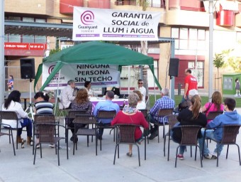 Enregistrament del programa d'ahir diumenge a la plaça Unió Musical. ESCOCOLL