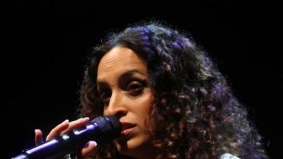 La cantant israeliana Noa,  EN UNA ACTUACIÓ AL FESTIVAL DE CAP ROIG MARTÍ E. BERENGUER
