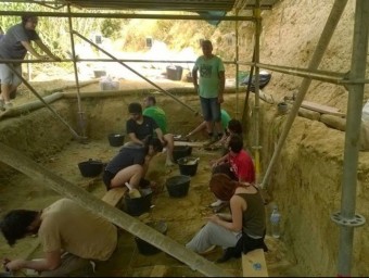 Arqueòlegs treballant al jaciment de la Boella, al terme de la Canonja, al Tarragonès J.V./IPHES