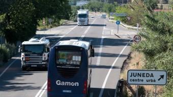 Uns 1.200 camions passen diàriament per la N-240 entre Montblanc i Lleida. Foment els pagarà part del peatge JC LEÓN