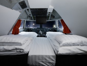 Jumbo Stay és un avió reconvertit en un hotel amb capacitat per a 84 hostes.  JUMBO STAY