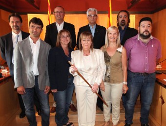 El nou govern de Castelló d'Empúries que es va constituir dissabte passat MANEL PUIG