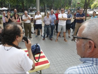 El berenar reivindicatiu d'ahir al barri de Sant Andreu ORIOL DURAN