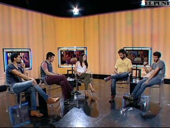 Els Amics de les Arts during the interview on El Punt Avui Televisió.