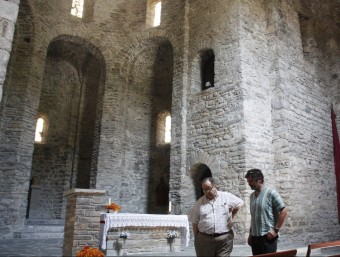 Nogués i Miquel, a l'interior del Monestir de Sant Serni de Tavèrnoles F.G./ ACN