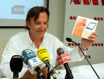 El president de l'AMI, Josep Maria Vila d'Adabal, durant la roda de premsa d'aquest dilluns a la seu de l'ACM ACN