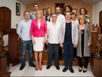 Membres de la Corporació de la Font de la Figuera. EL PUNT AVUI