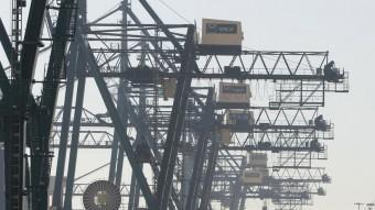 Imatge d'una terminal de contenidors del Port de Barcelona CRISTINA CALDERER / ARXIU