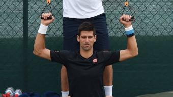 Novak Djokovic, entrenant-se ahir a la jornada de descans REUTERS
