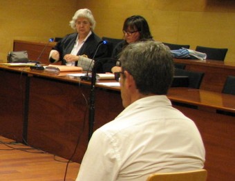 L'acusat , davant del tribunal que el va jutjar, ahir a l'Audiència de Girona Ò. PINILLA
