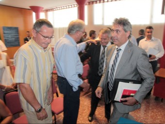 El conseller Ciuraneta es va reunir ahir amb el sector arrossaire a l'ajuntament de Deltebre. JUDIT FERNÀNDEZ
