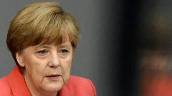 La cancellera Angela Merkel, ahir, durant la seva intervenció al Bundestagtobias schwarz / AFP