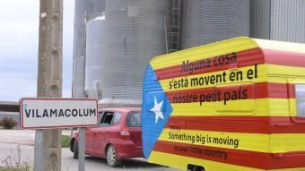 Caravana que va servir per publicitat la primera edició dels debats organitzats per Rius de Llibertat. EL PUNT AVUI