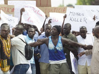 Concentració convocada dimecres passat a Salou per la comunitat senegalesa JOSÉ CARLOS LEÓN