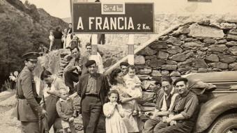 Refugiats republicans arribant a la ratlla de França l'any 1939. ARXIU - EL PUNT