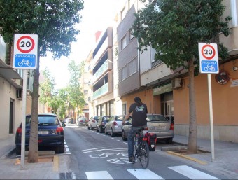 Senyalització a l'inici de cada ciclocarrer a Torrent de l'Horta. ESCORCOLL