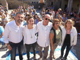 Vila, Caula, Llach, Bassa i Brossa durant l'acte de JpS celebrat ahir LLUÍS SERRAT