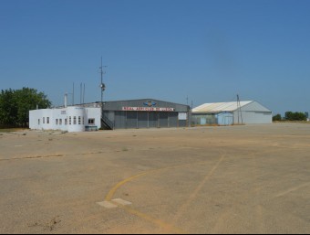 L'aeròdrom d'Alfés ja és història i les cent hectàrees de timoneda passen a ser només un espai natural ARXIU