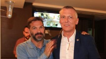 Jean Castel, felicitat per un company, ahir al restaurant Dúplex de Girona LLUÍS SERRAT