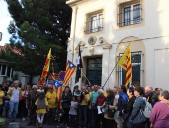 Manifestació de 2014 al consolat d'Espanya a Perpinyà, lloc de la mesa pel 27S. A.R.