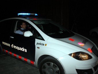 Un cotxe dels Mossos trasllada el tresorer de CDC, Andreu Viloca, dels jutjats del Vendrell a la presó, aquest dijous al vespre ACN