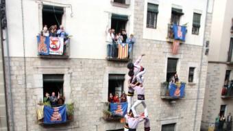 El colossal 3 de 10 que els Minyons de Terrassa van descarregar ahir a la plaça del Vi i el 5 de 8 que van executar els Marrecs de Salt en la diada de les Fires de Girona ACN/ J.C