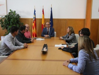 Reunió de signatura d el'acord entre la UA i Ràfol d'Almúnia. CEDIDA