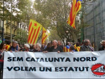 Capçalera de la manifestació de la Diada de la Catalunya del nord a Perpinyà , reivindicant l'autonomia dins l'Estat francès. A.R