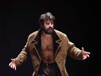 L'actor David Martínez, de La Nave Va teatre, i el dramaturg i director Ferran Joanmiquel, de Cos a Cos, han produït El Rey del Gurugú QUIM PUIG